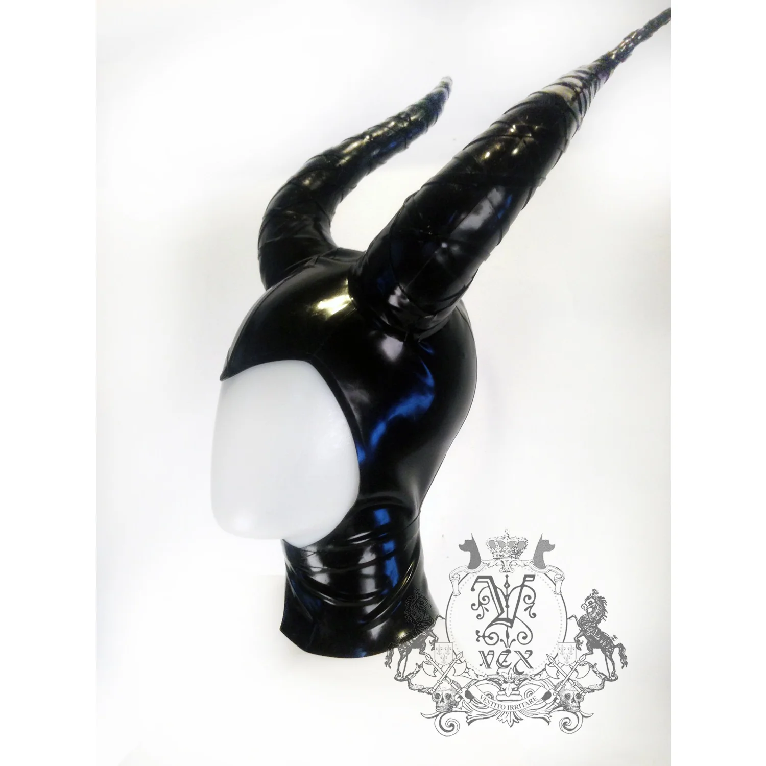 Queen Hood - Image 7